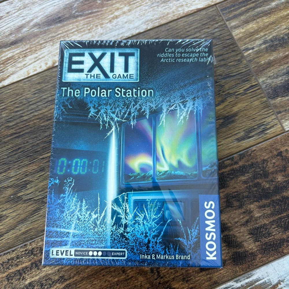 EXIT: The Polar Station Board Game - Blue and Black
